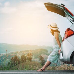 10 truqe që duhet t’i dini para se të rezervoni një makinë me qira (Rent a Car)